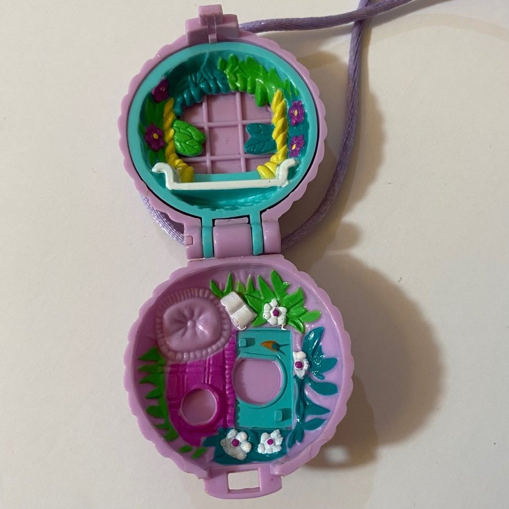 Vintage Bluebird Polly Pocket 1993 Fuzzy Bunny Locket Set - Picture 2 of 10